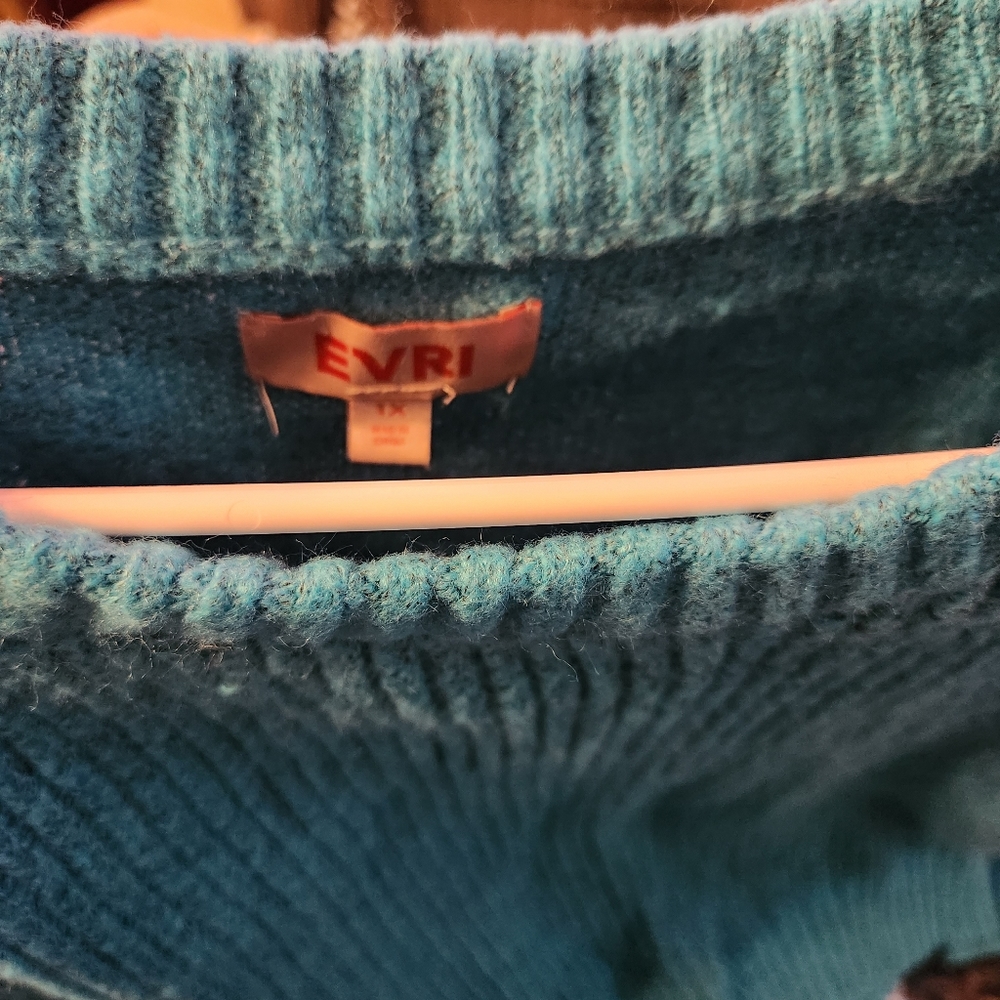 Evri Size 1x Woman's Knit Sweater Color Teal